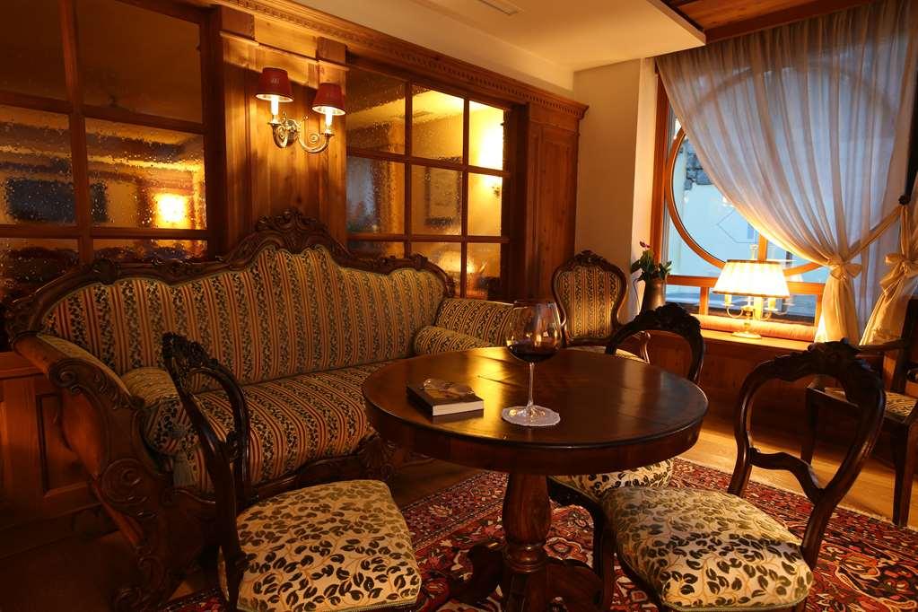 Alpen Suite Hotel Madonna Restaurant photo