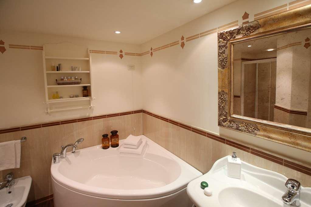 Alpen Suite Hotel Madonna Chambre photo