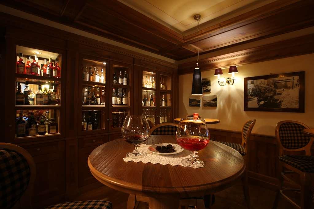 Alpen Suite Hotel Madonna Restaurant photo