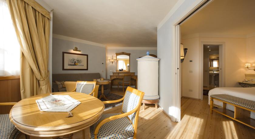 Alpen Suite Hotel Madonna Extérieur photo